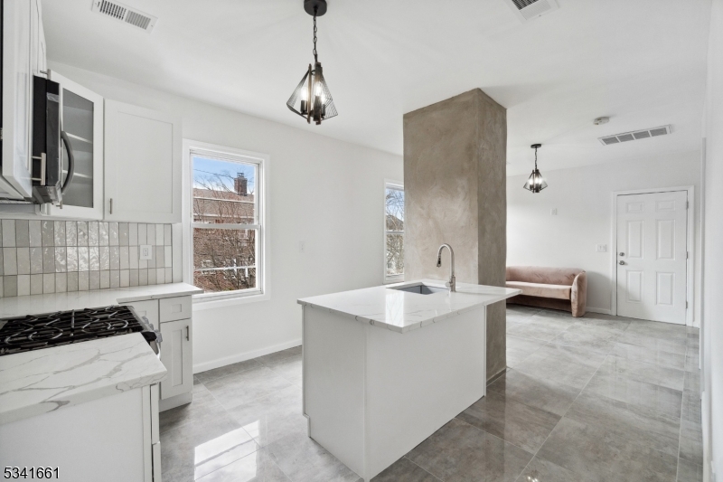 165 Garden Ave