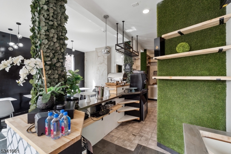 165 Garden Ave