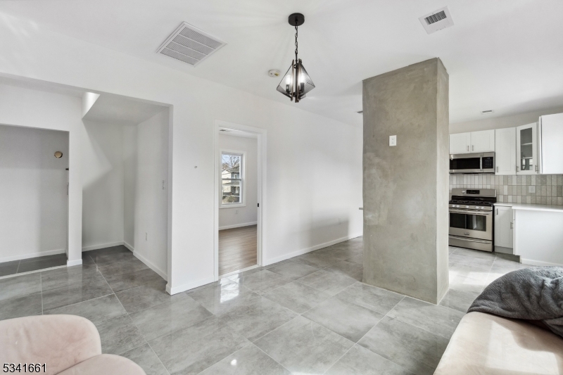 165 Garden Ave
