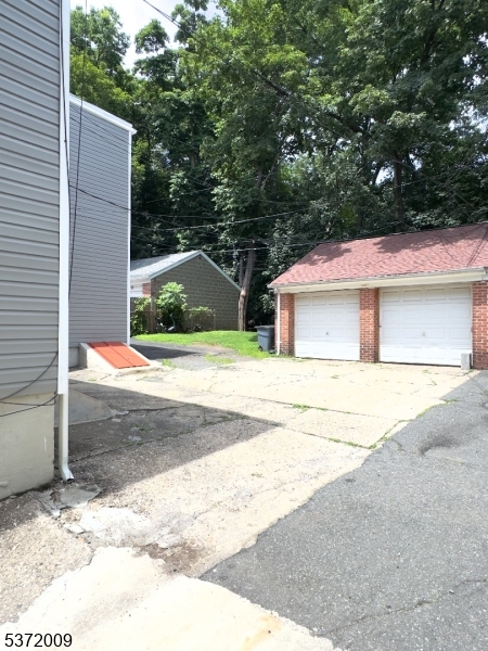 54-56 Lindsley Pl