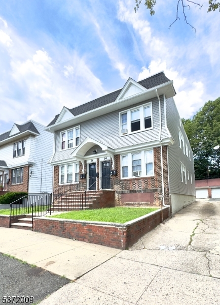 54-56 Lindsley Pl