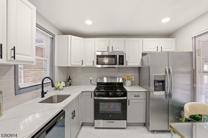 328 Halsted St