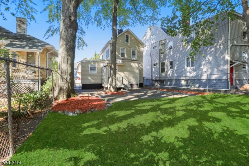 328 Halsted St