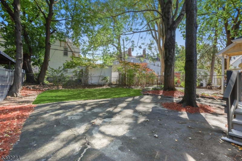 328 Halsted St