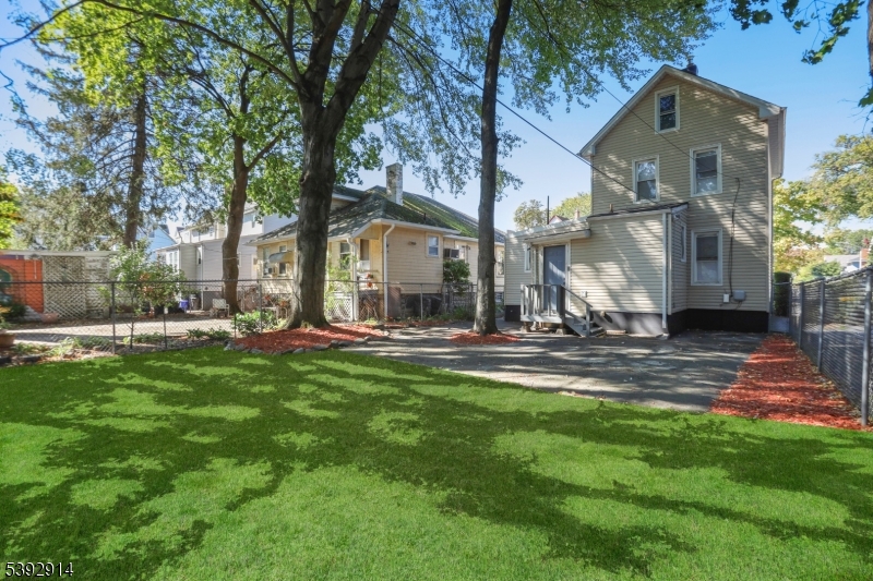 328 Halsted St