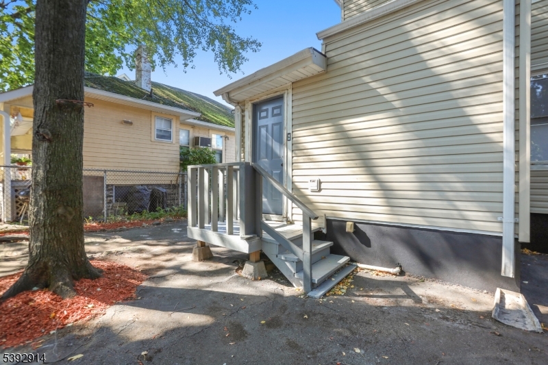 328 Halsted St
