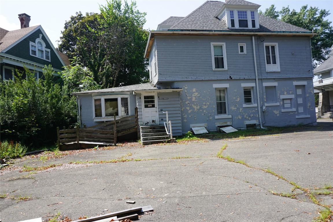 42 Riverside Drive