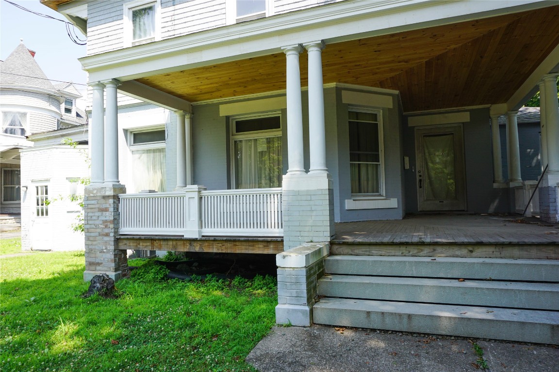 42 Riverside Drive