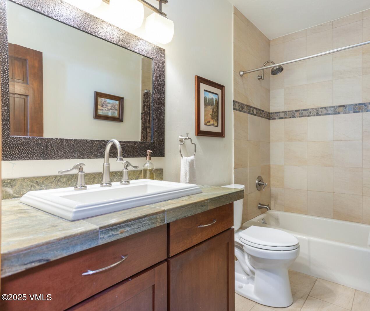 225 Daisy Lane, A, Eagle-Vail Unit: A