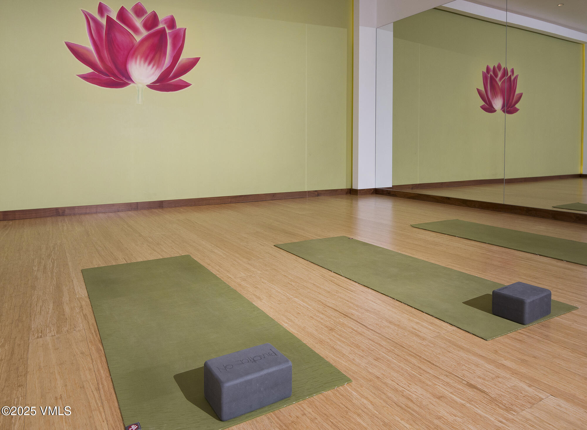 126 Riverfront Lane, 824 824