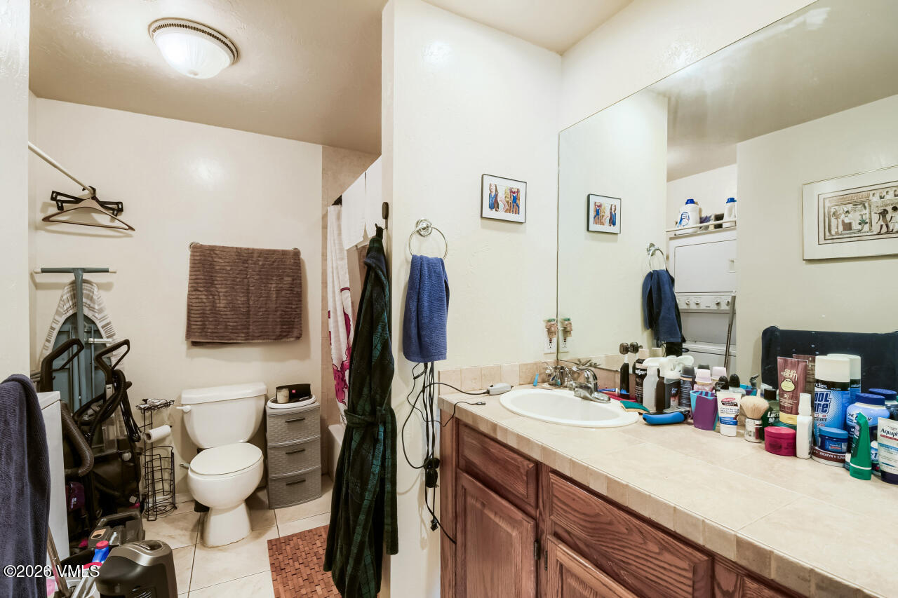 225 Eagle Drive #5C
