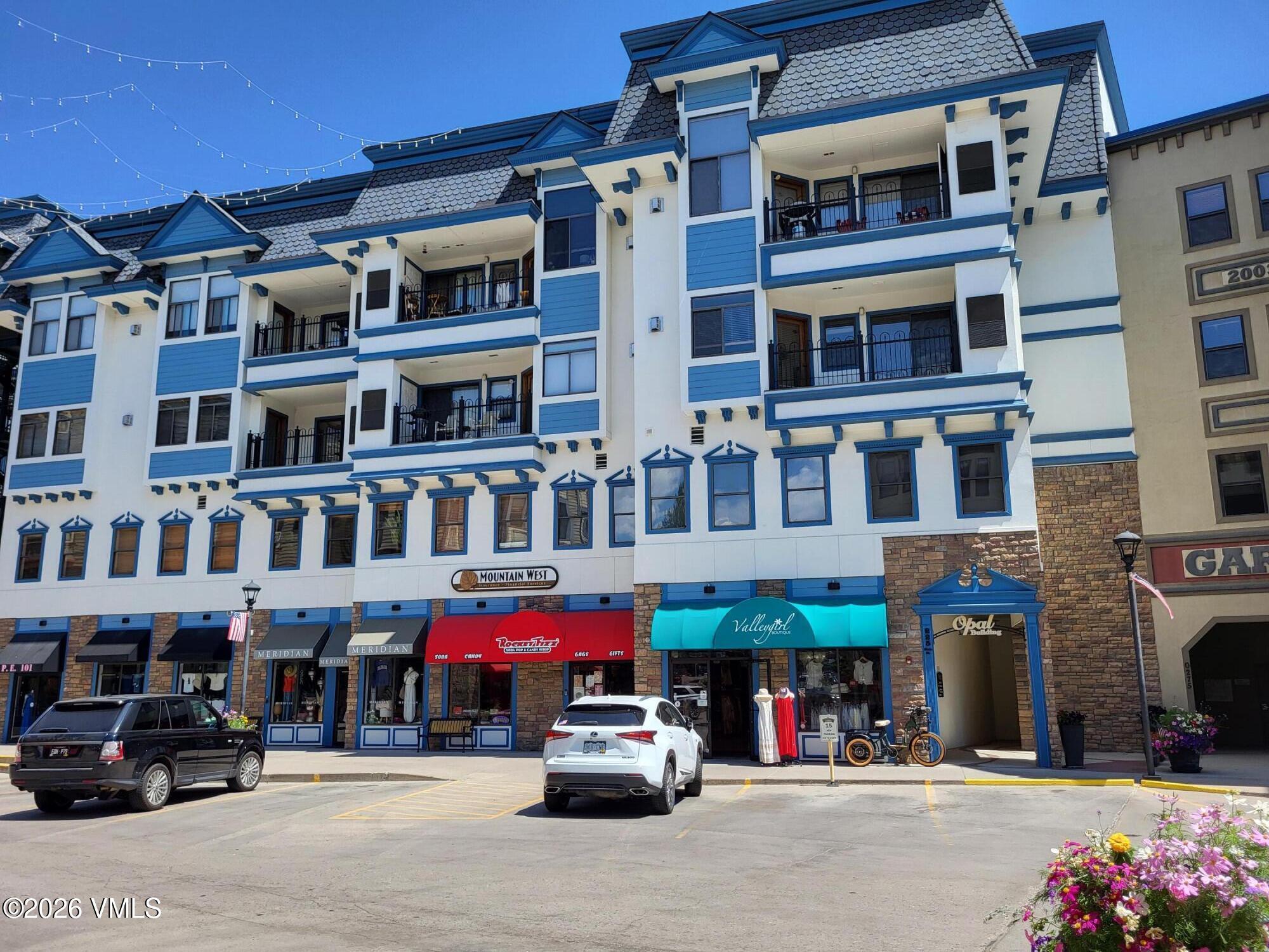 225 Main Street R304