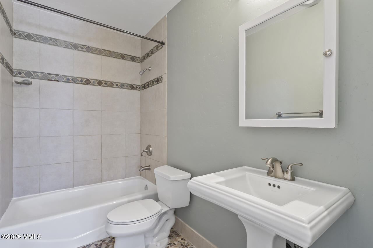 232 Tanager Circle
