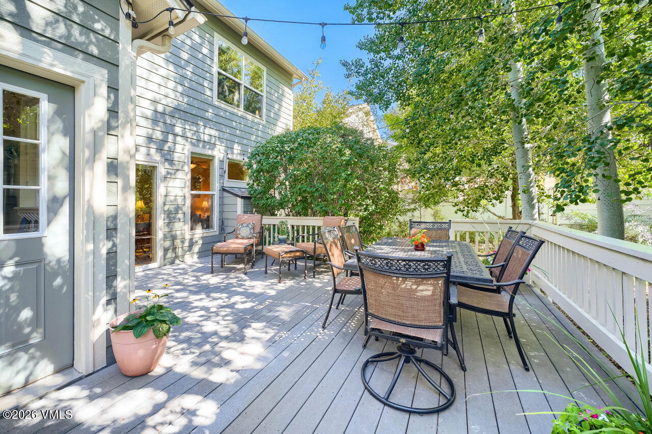 82 Longview Avenue