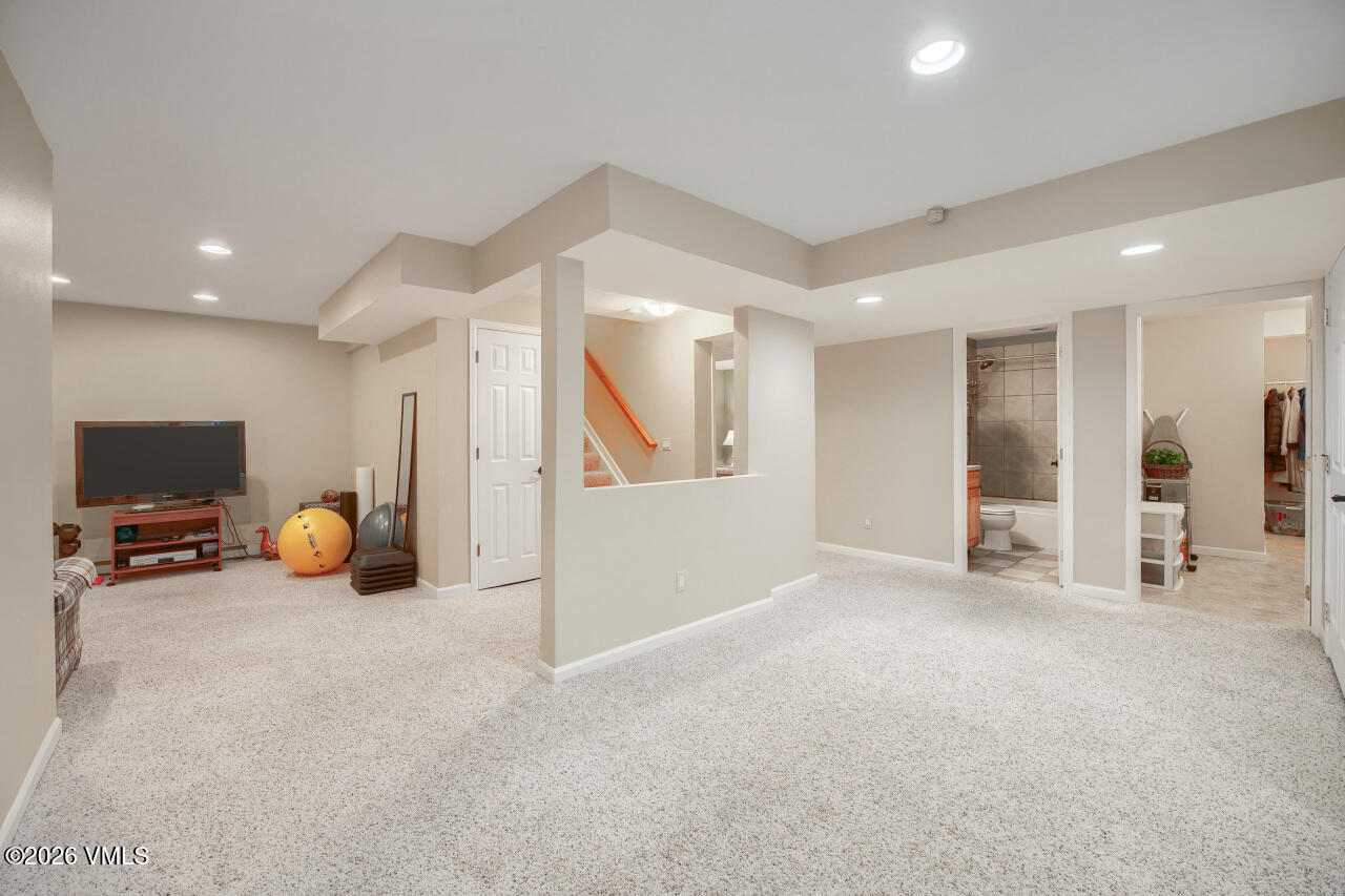 82 Longview Avenue