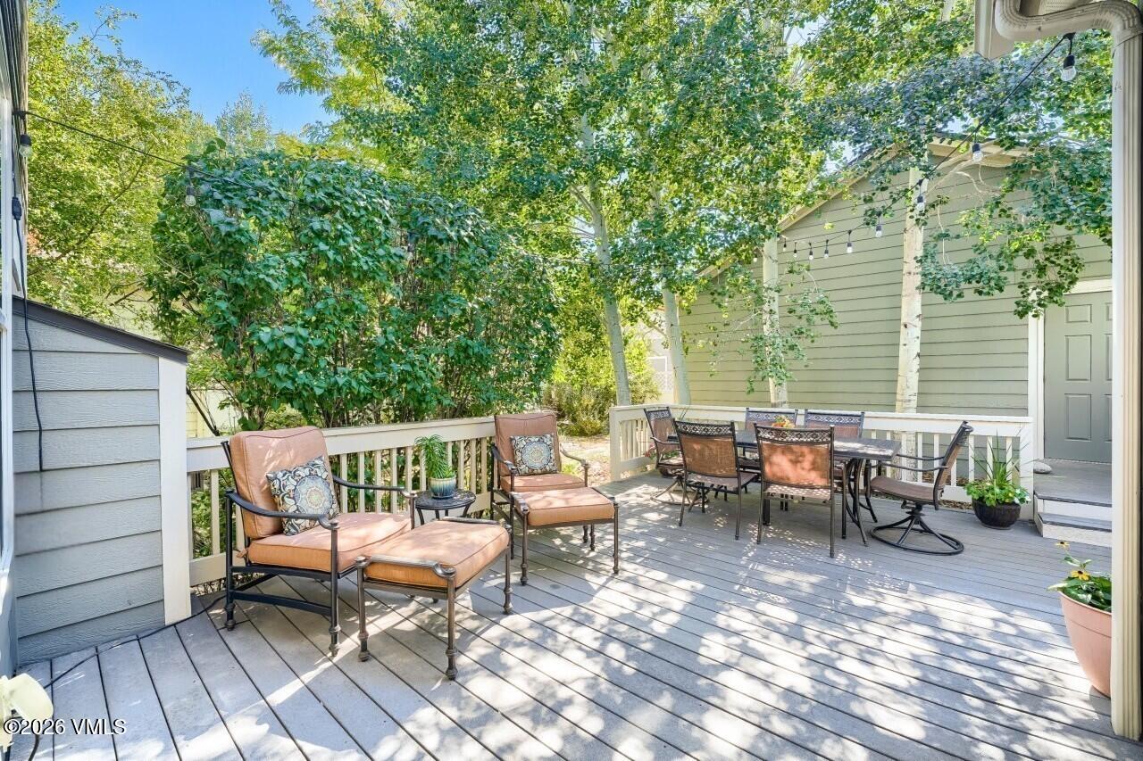 82 Longview Avenue