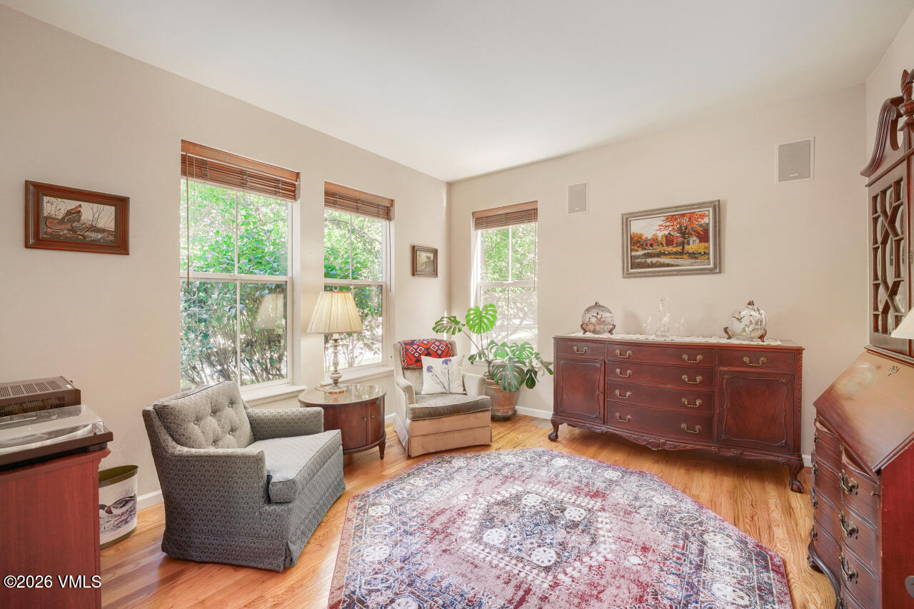 82 Longview Avenue