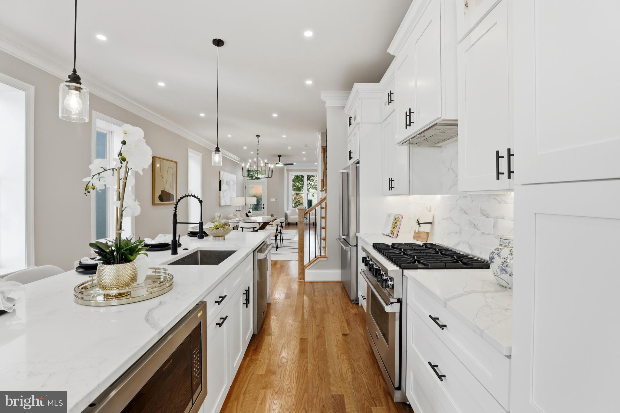 910 WESTMINSTER STREET NW