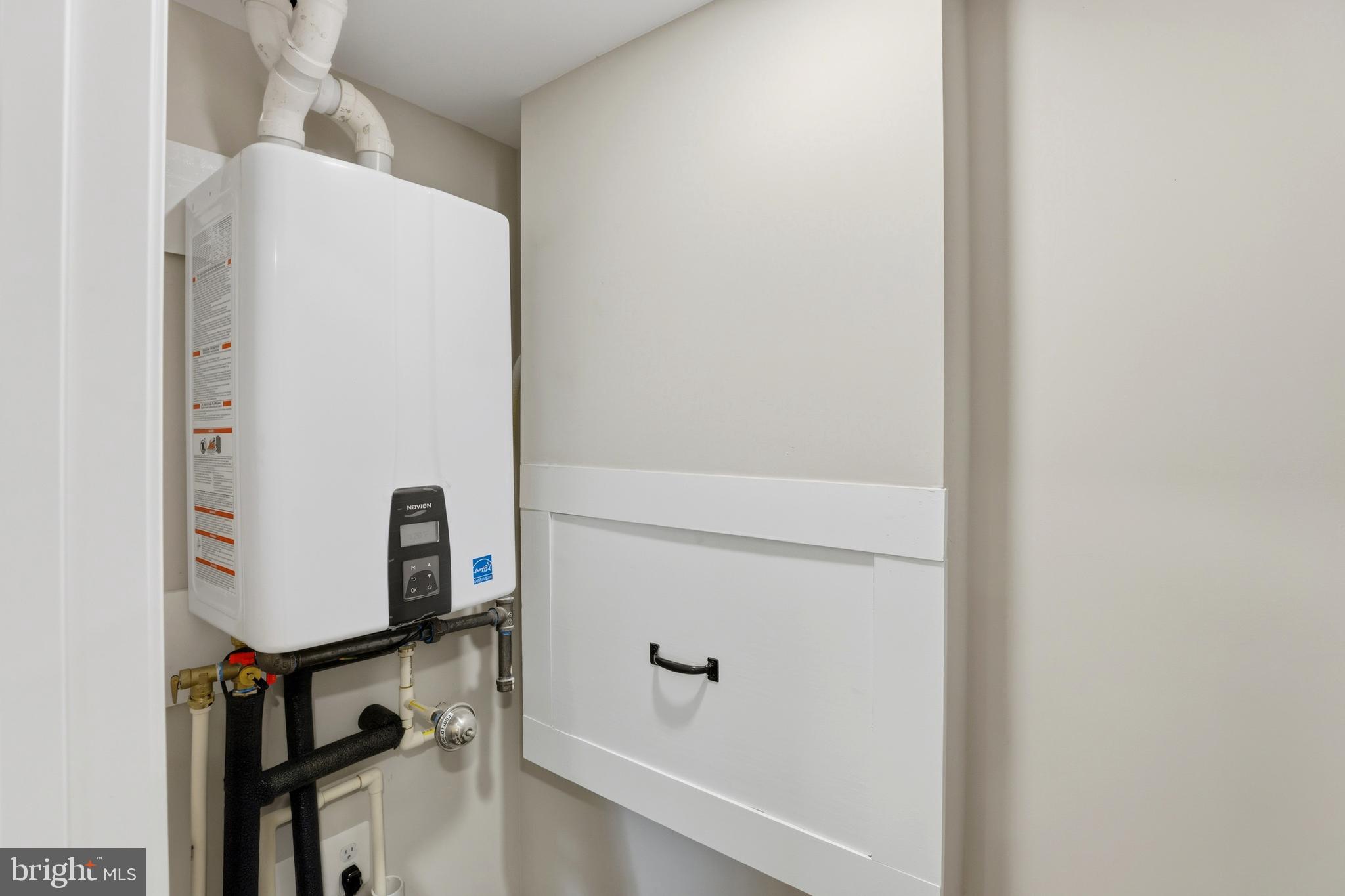 910 WESTMINSTER STREET NW