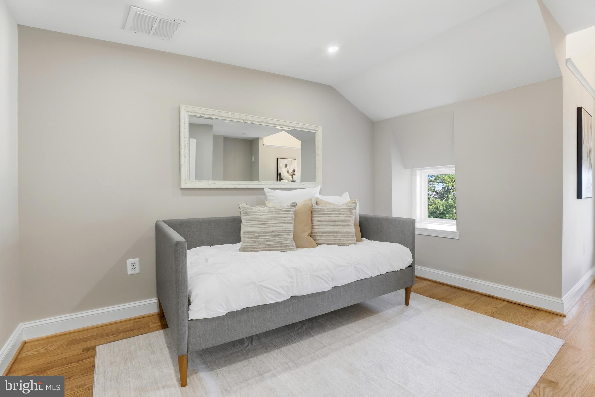 910 WESTMINSTER STREET NW