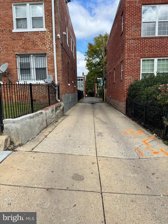 640 GIRARD STREET NE Unit: 1