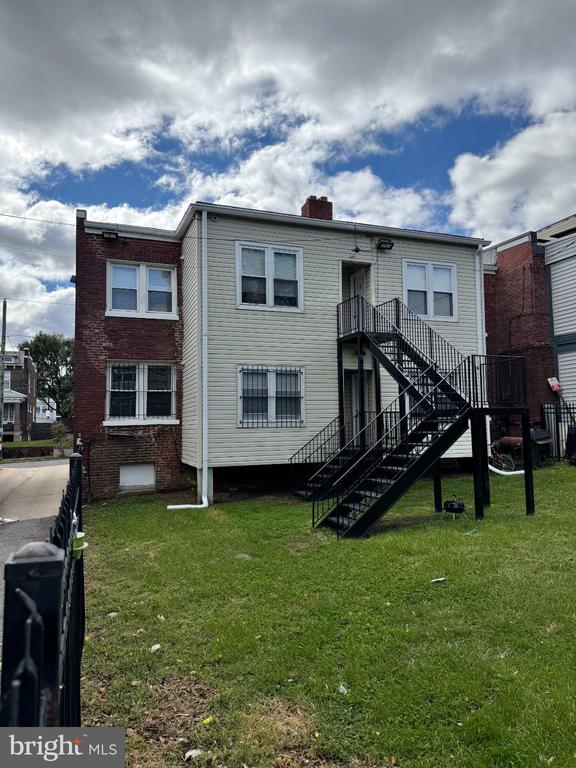 640 GIRARD STREET NE Unit: 1