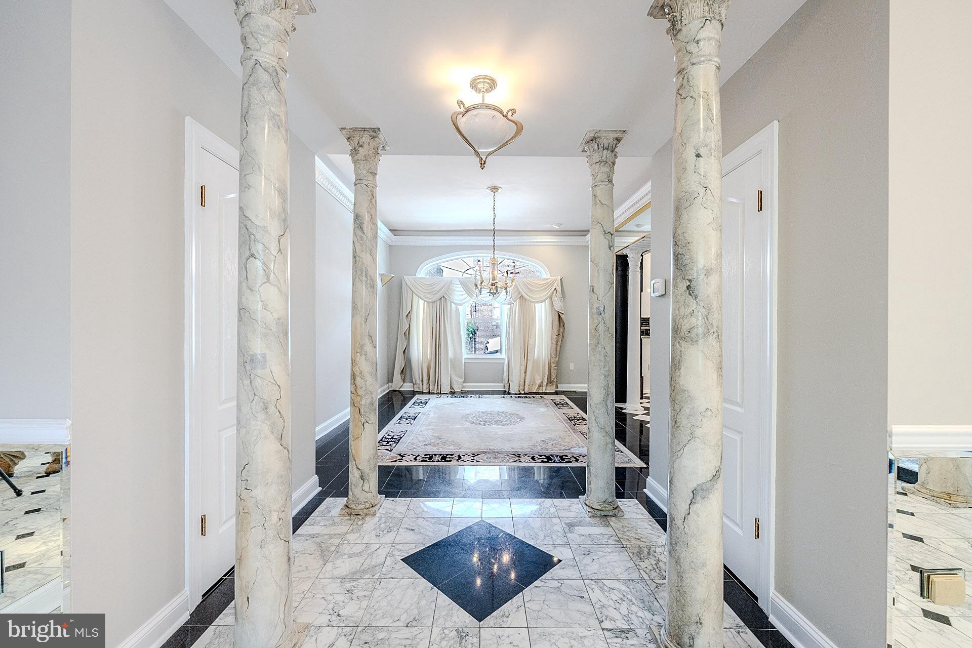 213 S HIGH STREET