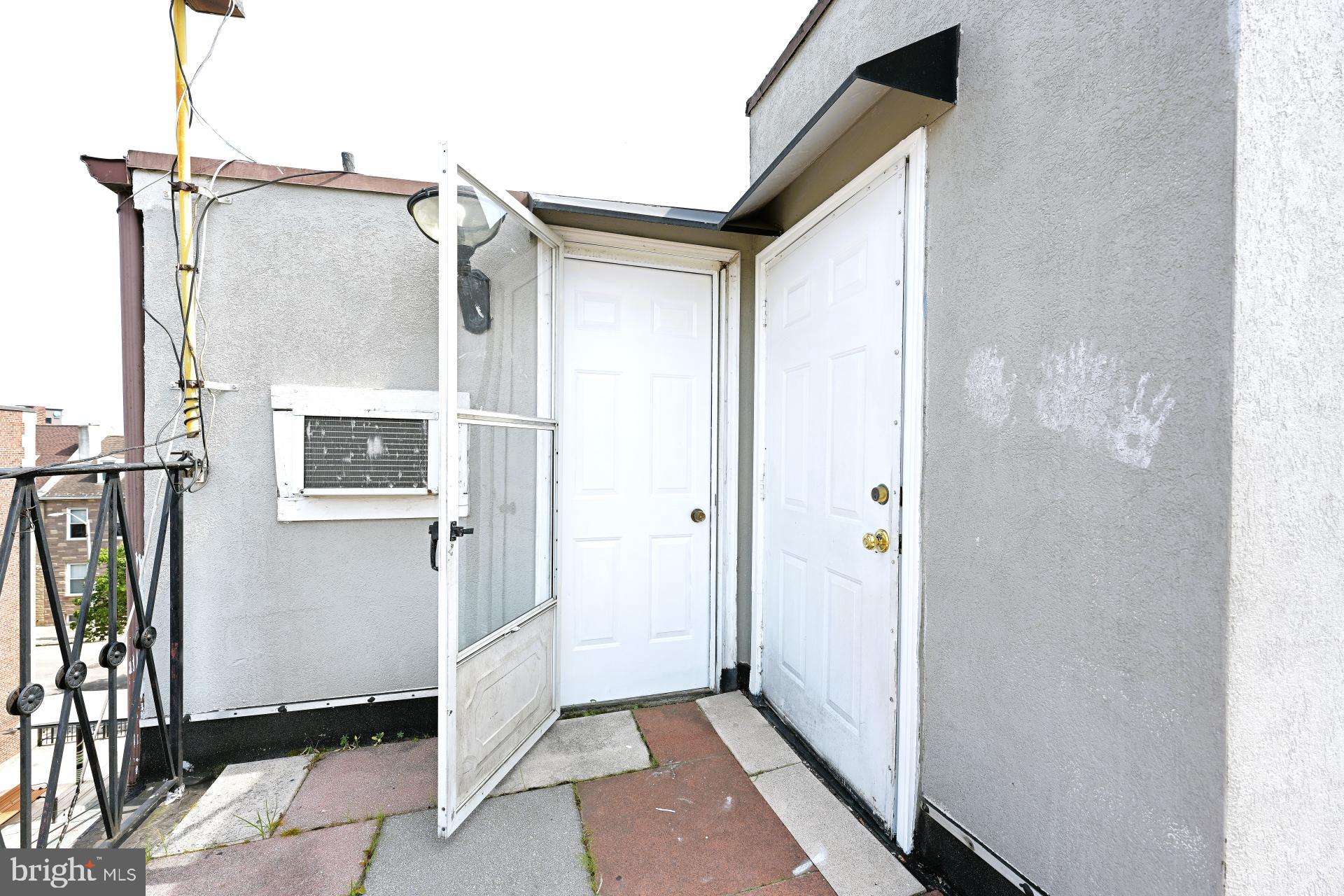 213 S HIGH STREET