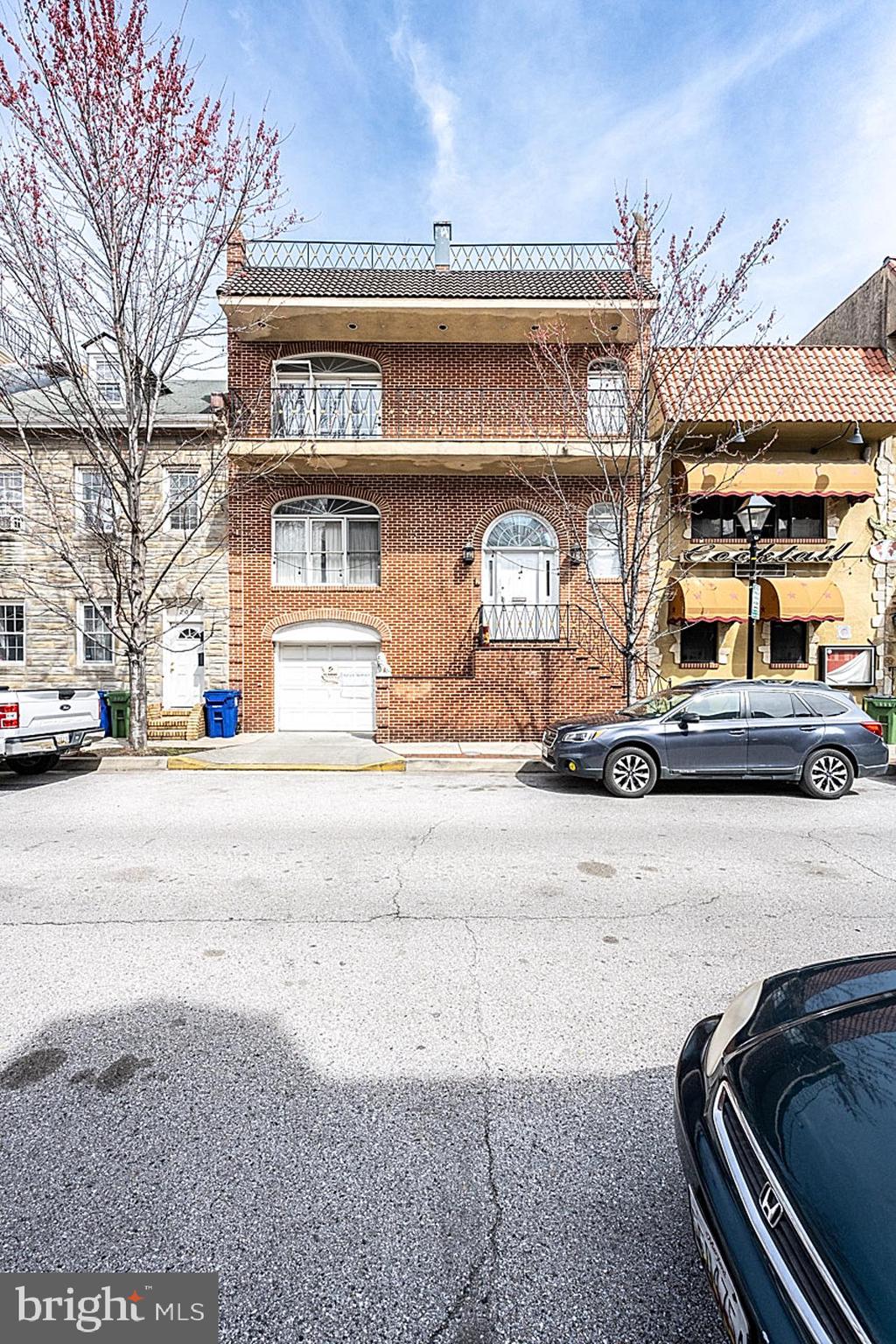 213 S HIGH STREET