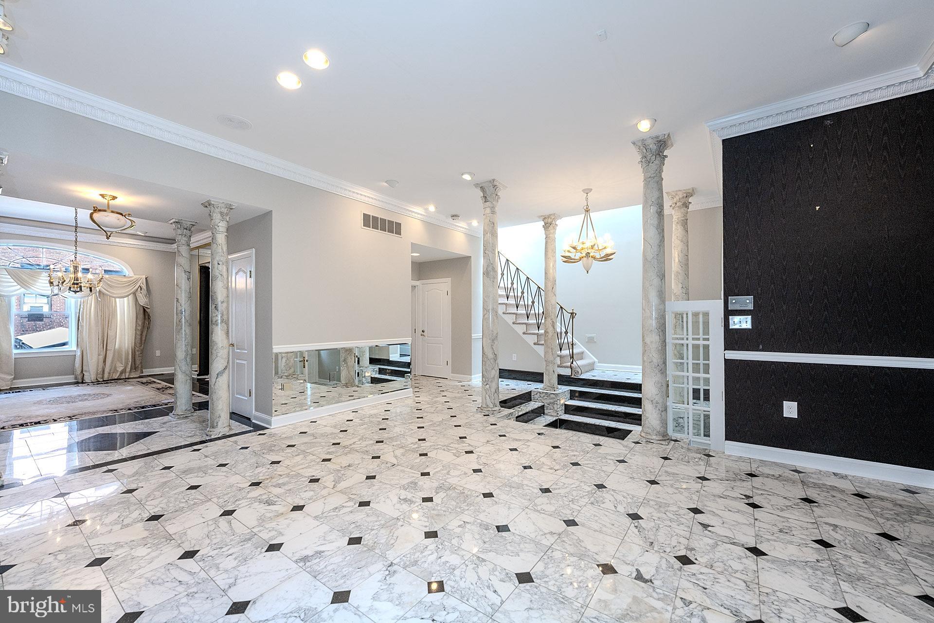 213 S HIGH STREET