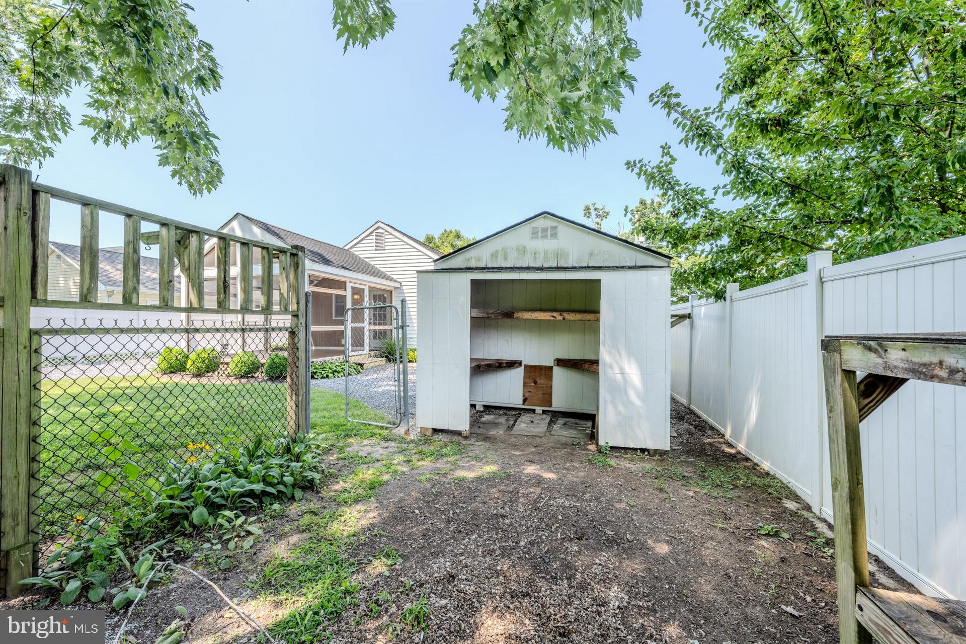 106 N SCHOOL STREET