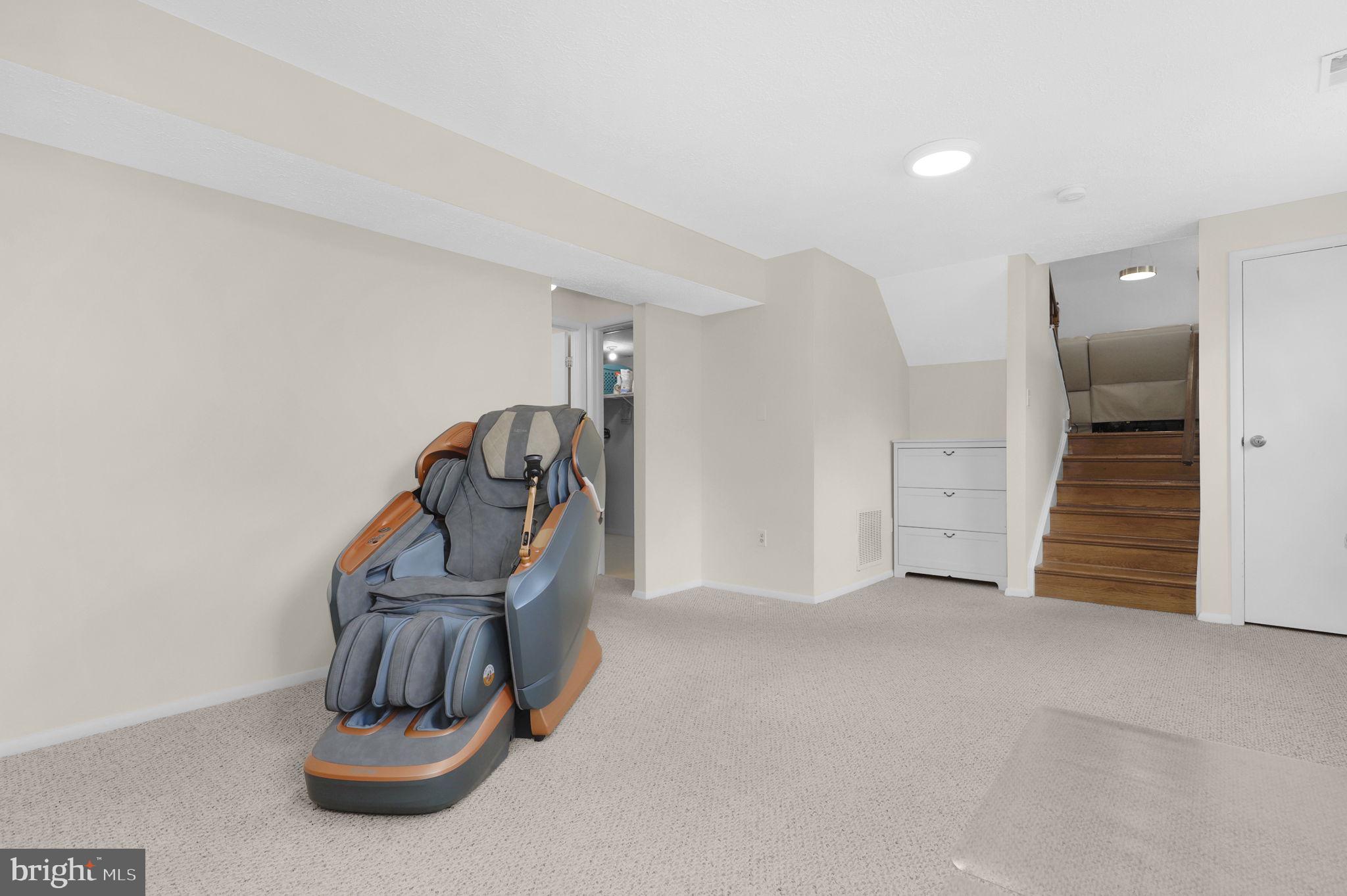 18717 BLUE VIOLET LANE