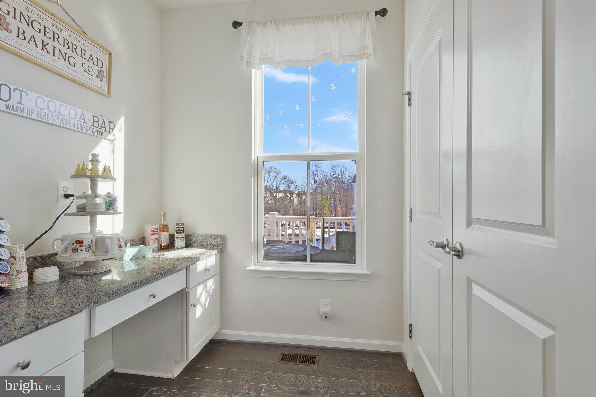2802 MEDSTEAD LANE
