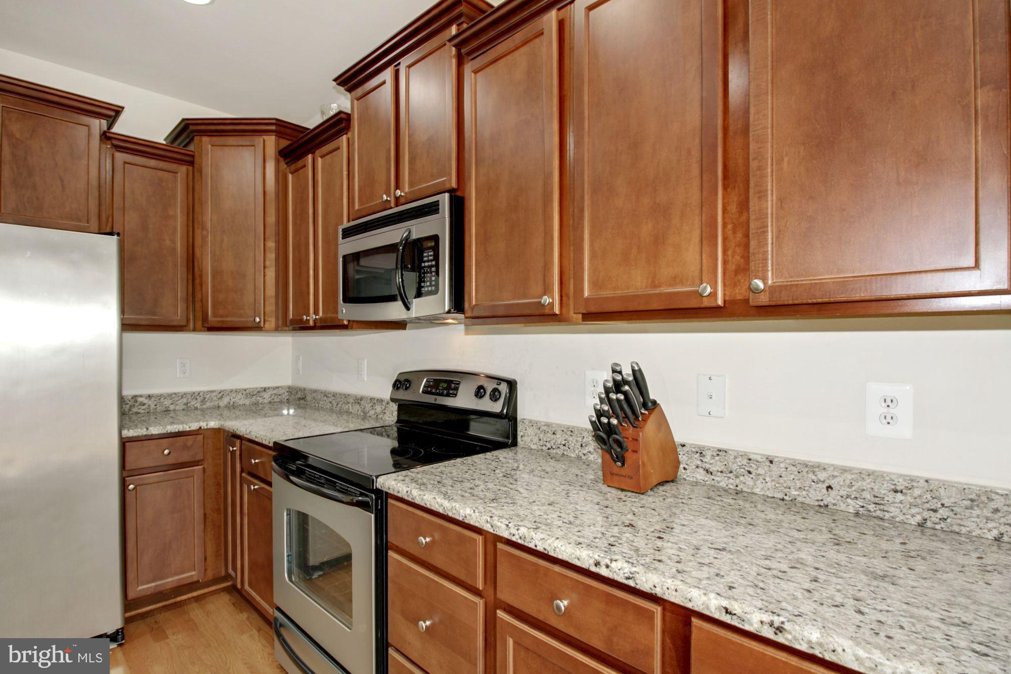 2221 CONGRESBURY PLACE