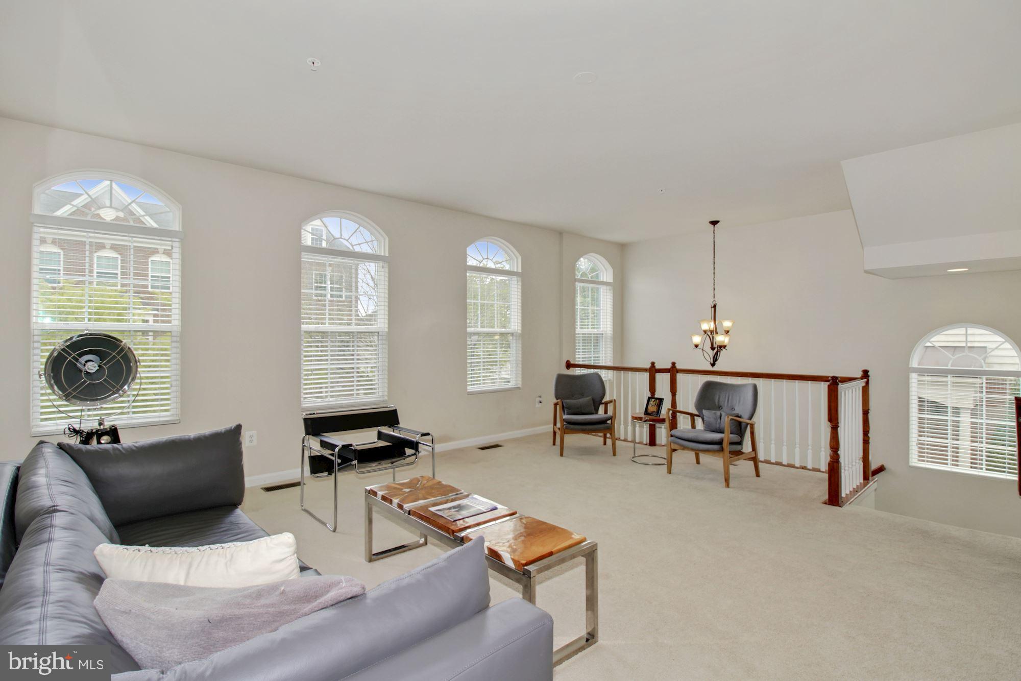 2221 CONGRESBURY PLACE