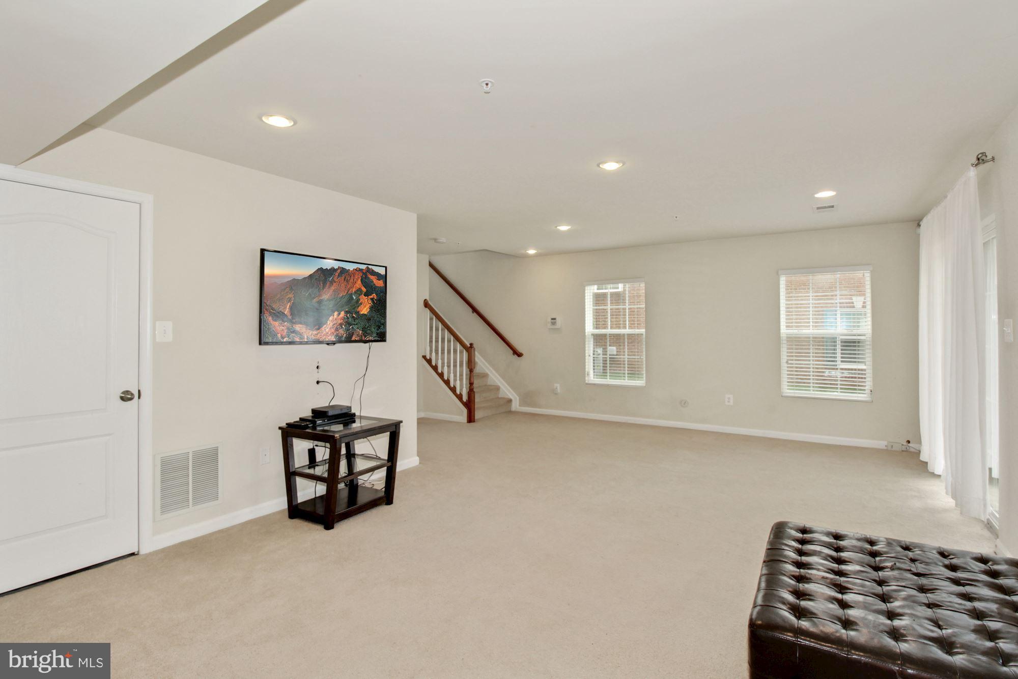 2221 CONGRESBURY PLACE