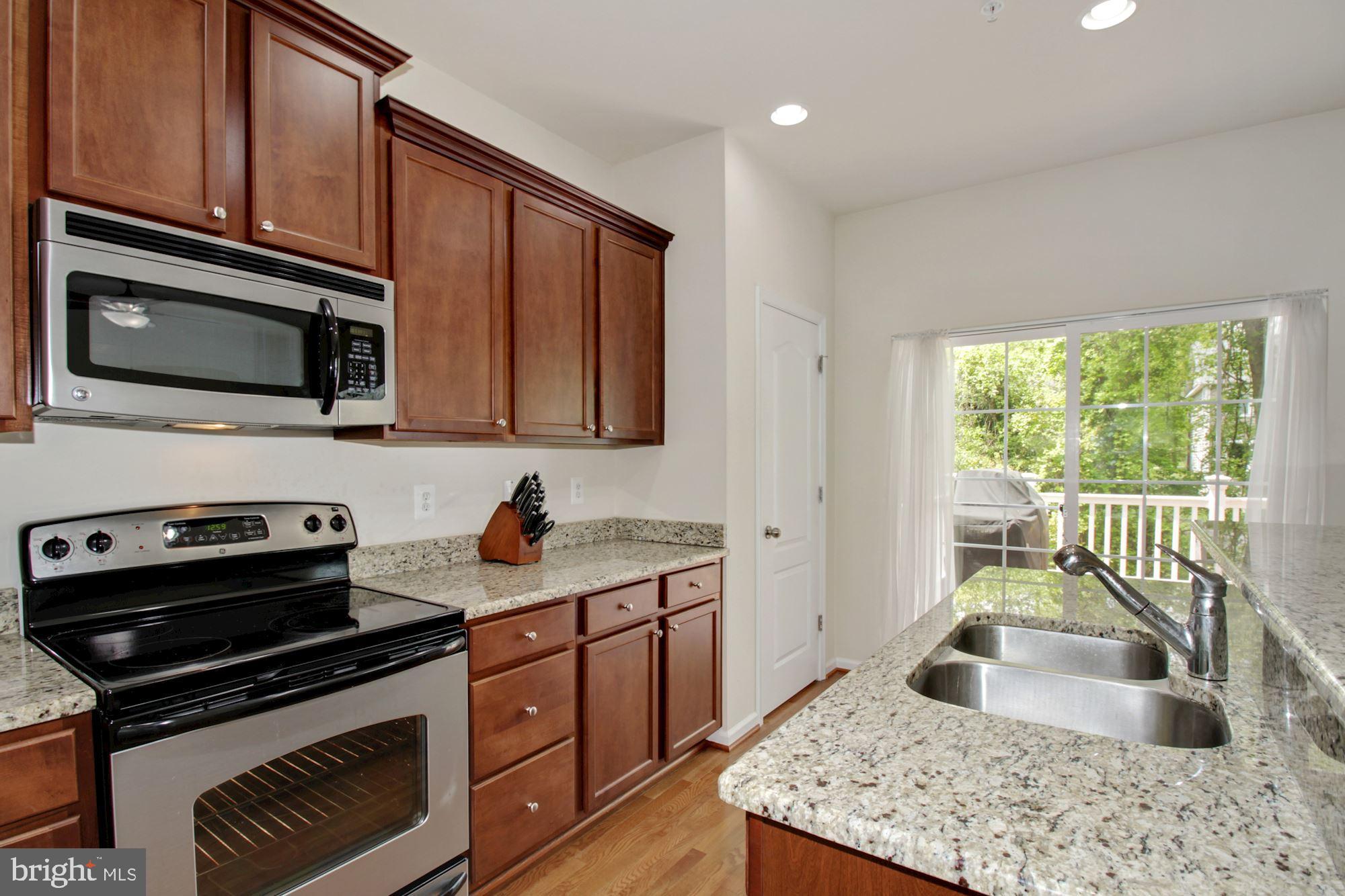 2221 CONGRESBURY PLACE