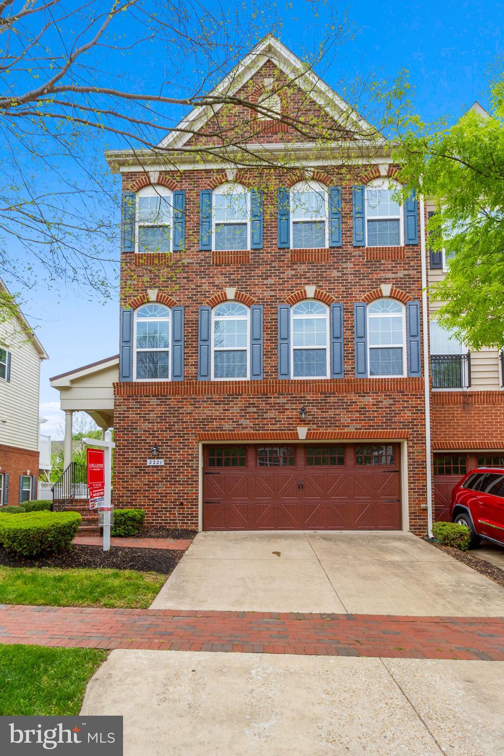 2221 CONGRESBURY PLACE