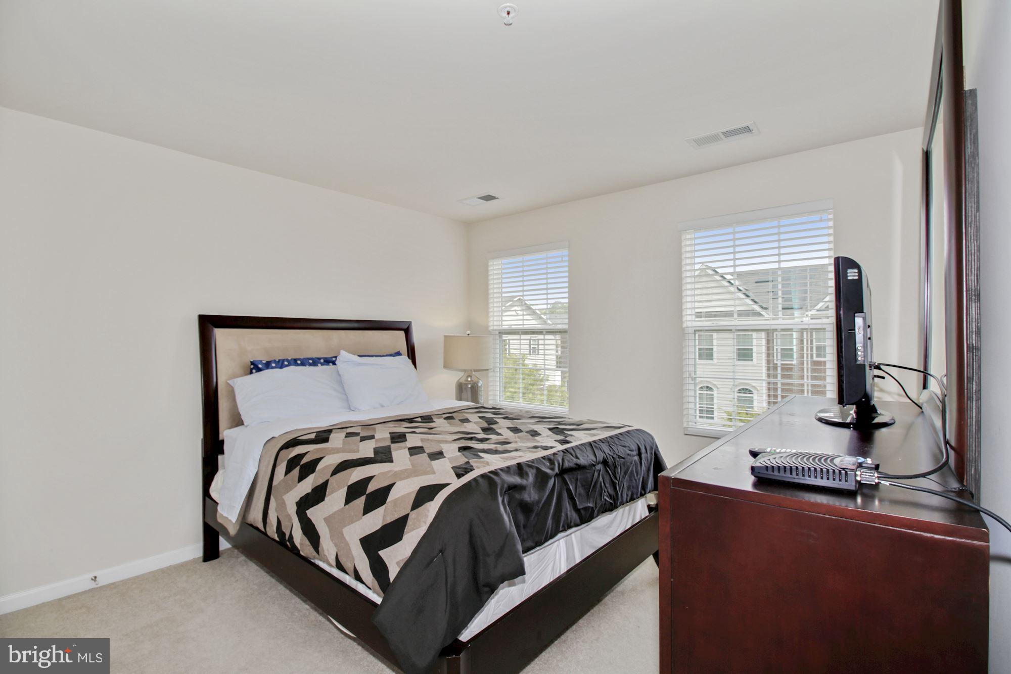 2221 CONGRESBURY PLACE