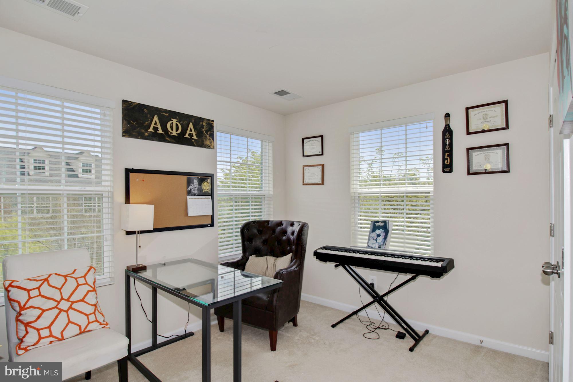 2221 CONGRESBURY PLACE