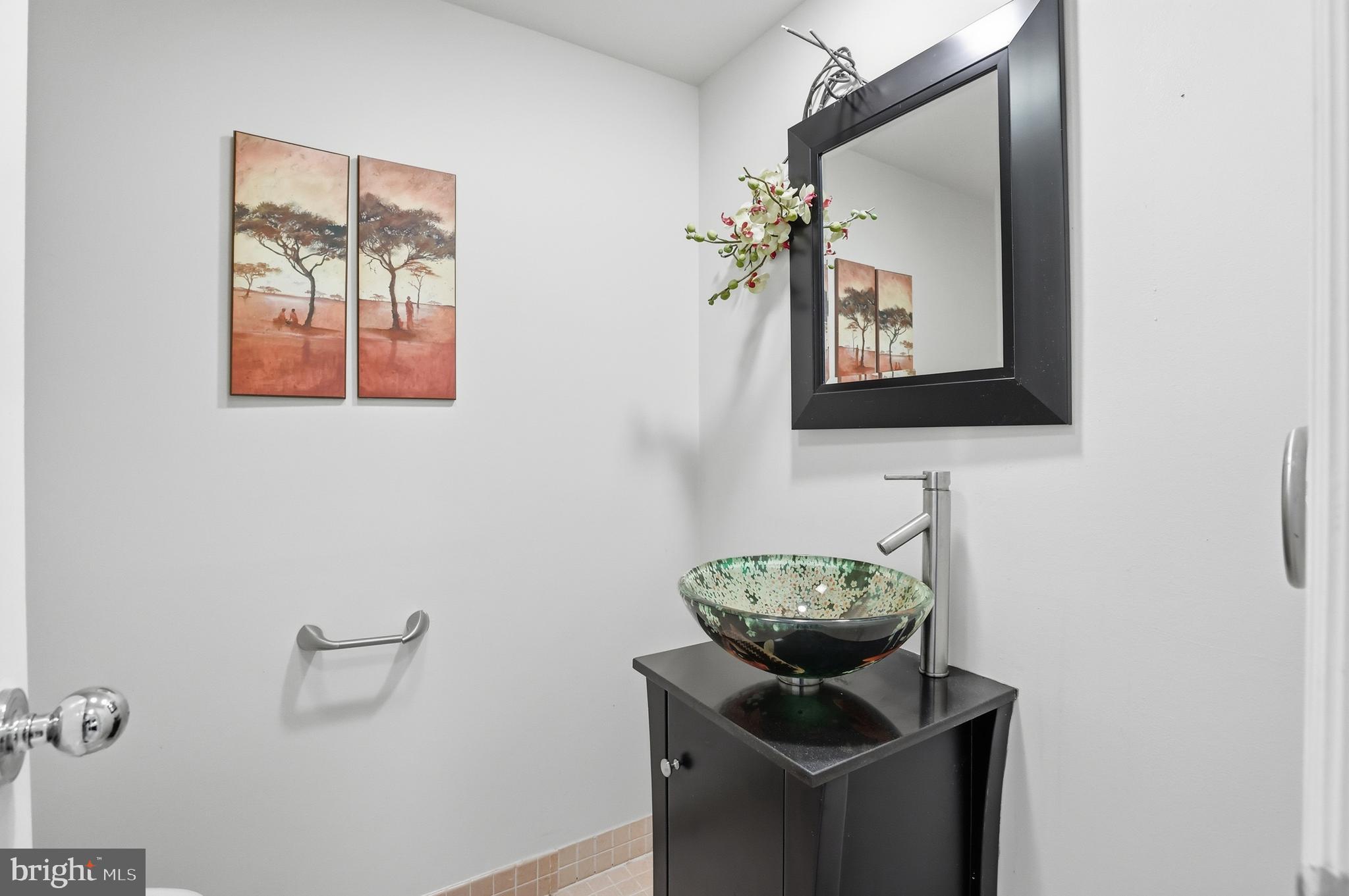 1301 N COURTHOUSE ROAD N 1804