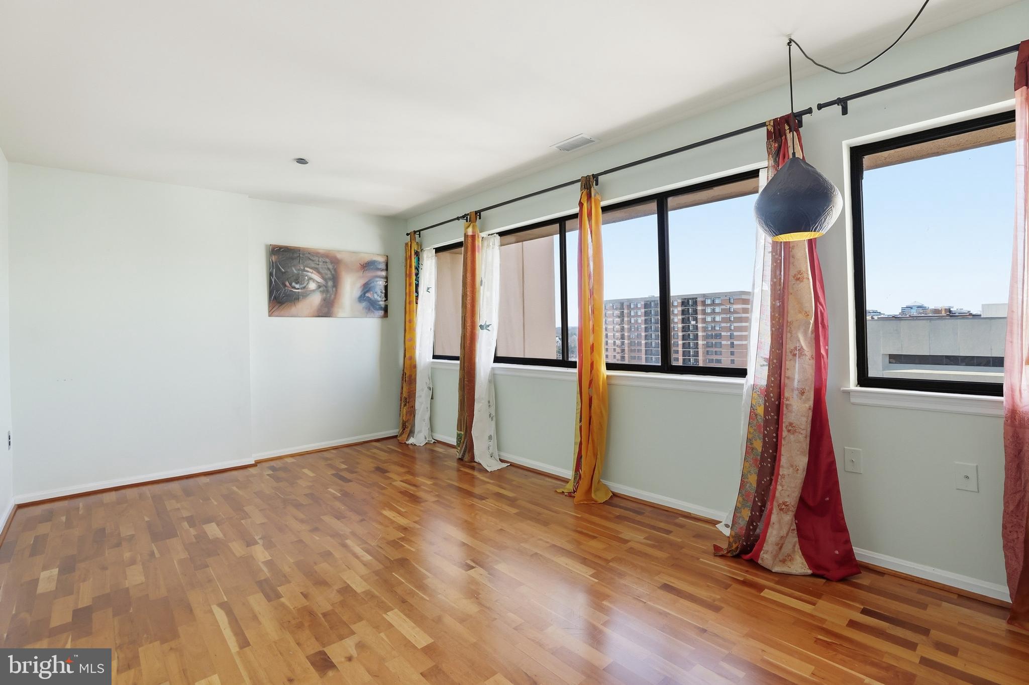 1301 N COURTHOUSE ROAD N 1804