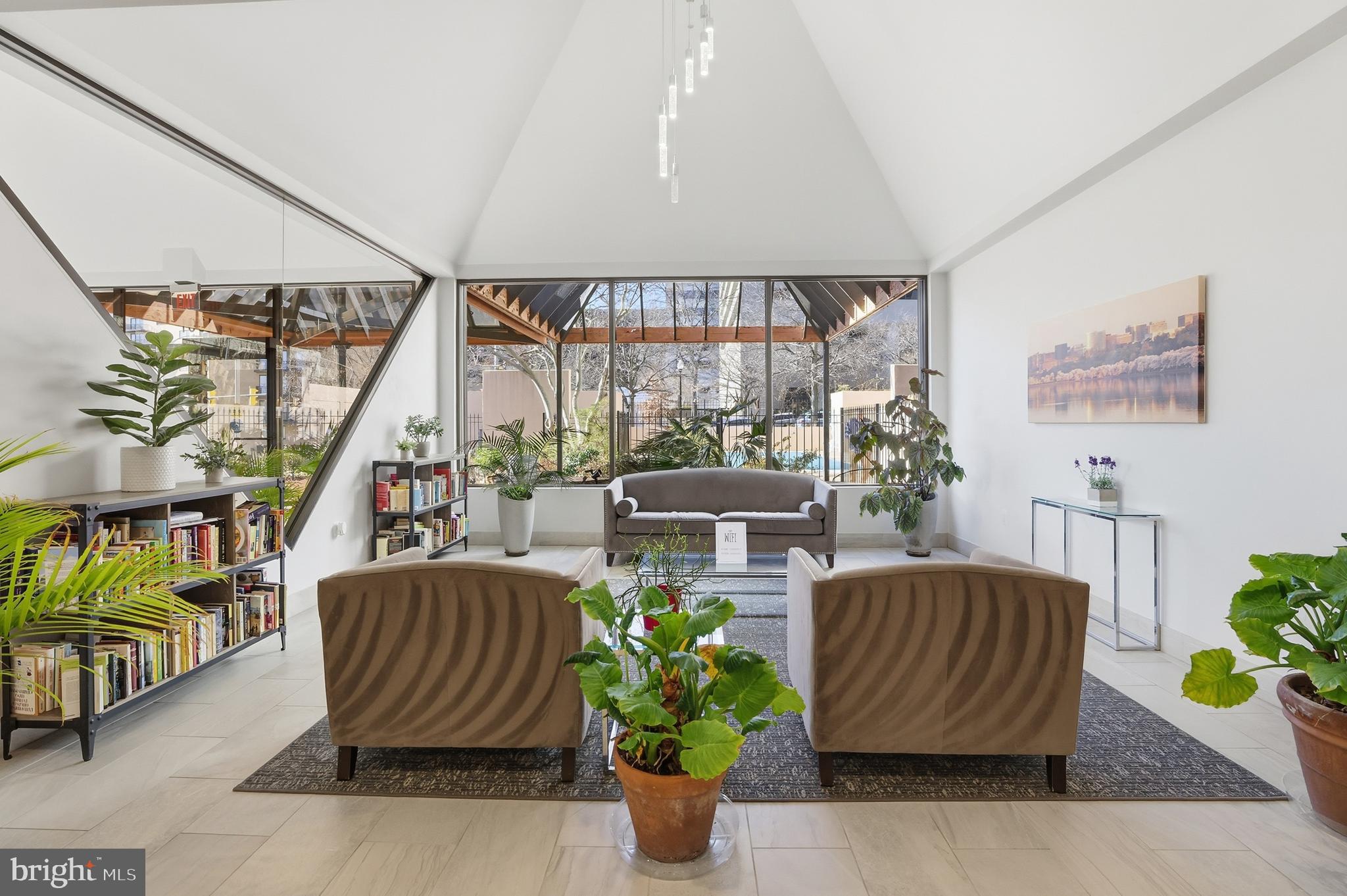 1301 N COURTHOUSE ROAD N 1804