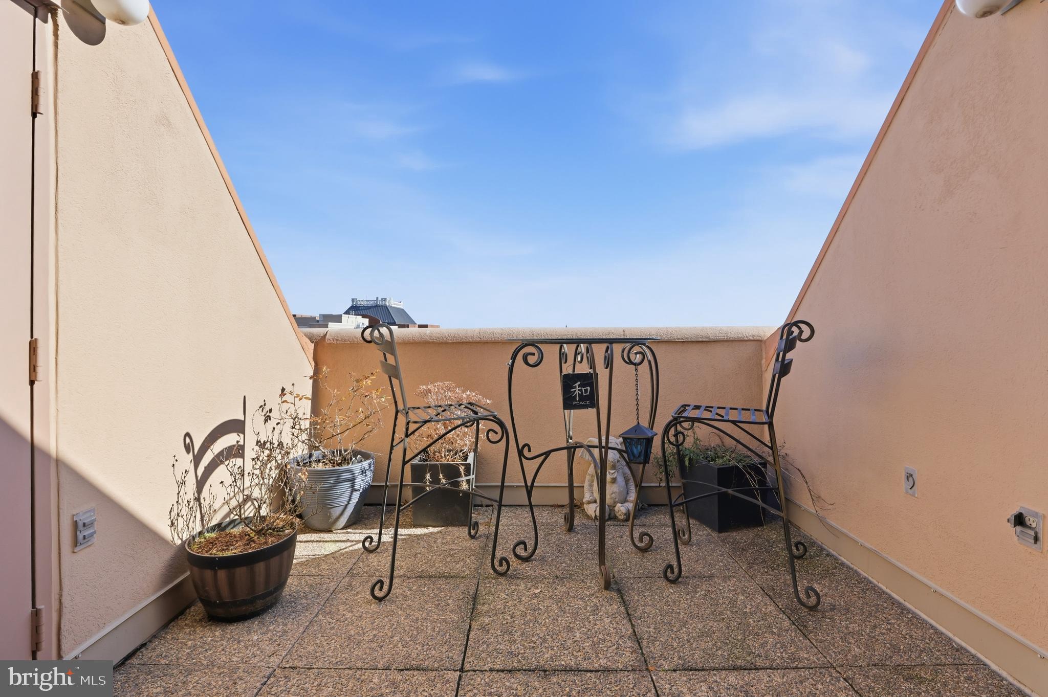 1301 N COURTHOUSE ROAD N 1804