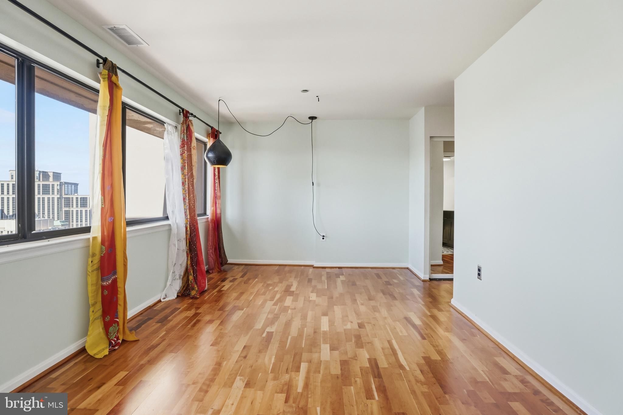 1301 N COURTHOUSE ROAD N 1804