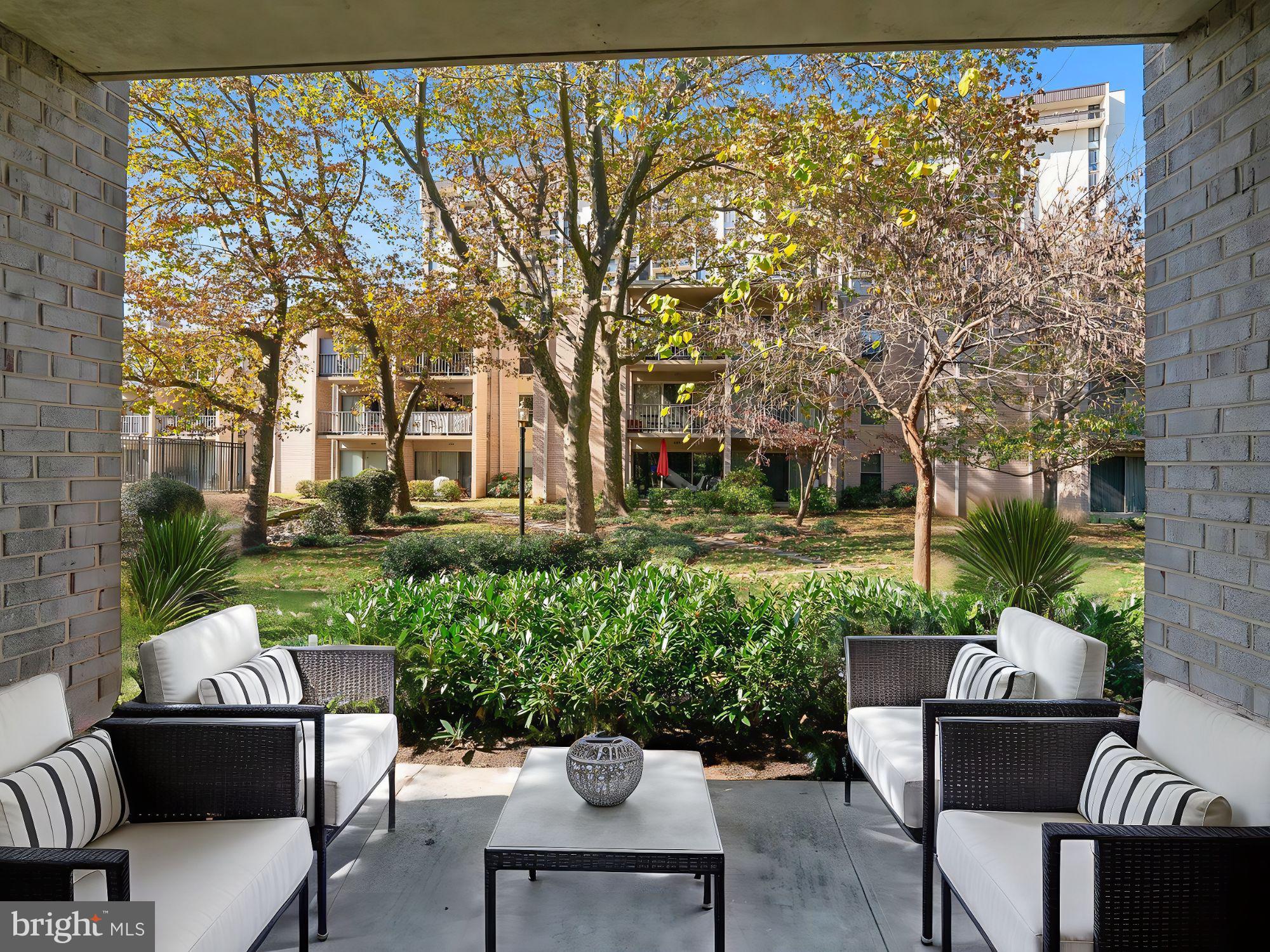 26 CANTERBURY SQUARE 102