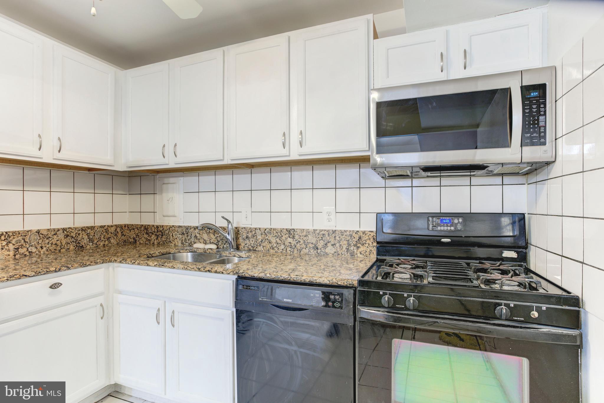 26 CANTERBURY SQUARE 102