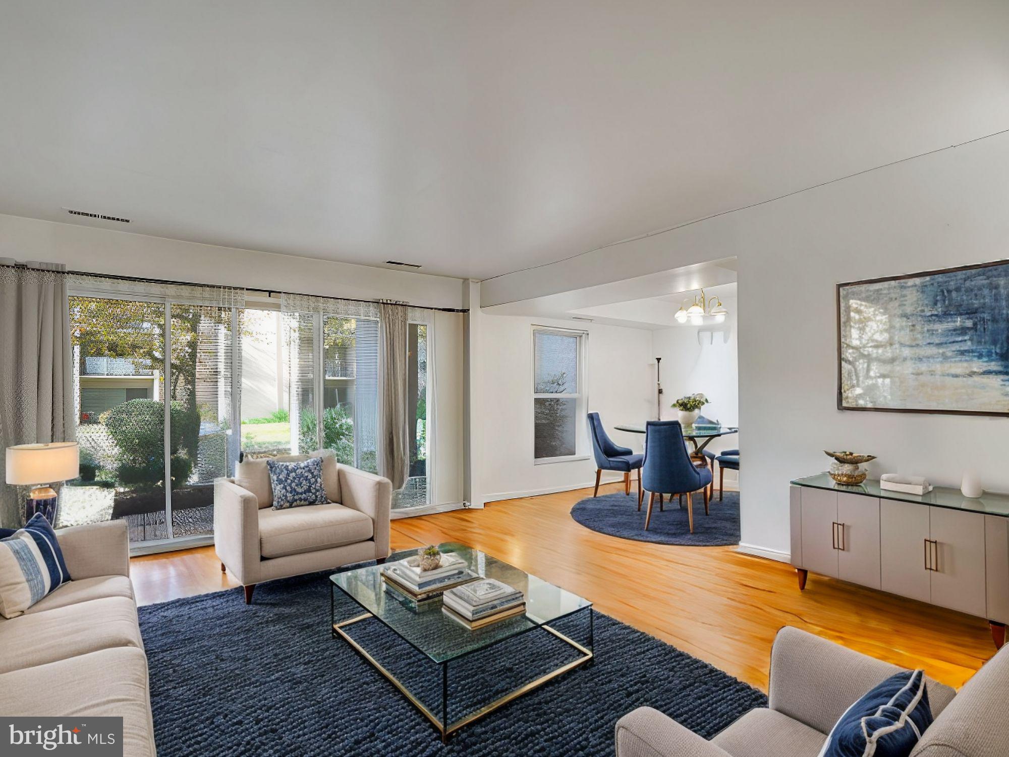 26 CANTERBURY SQUARE 102
