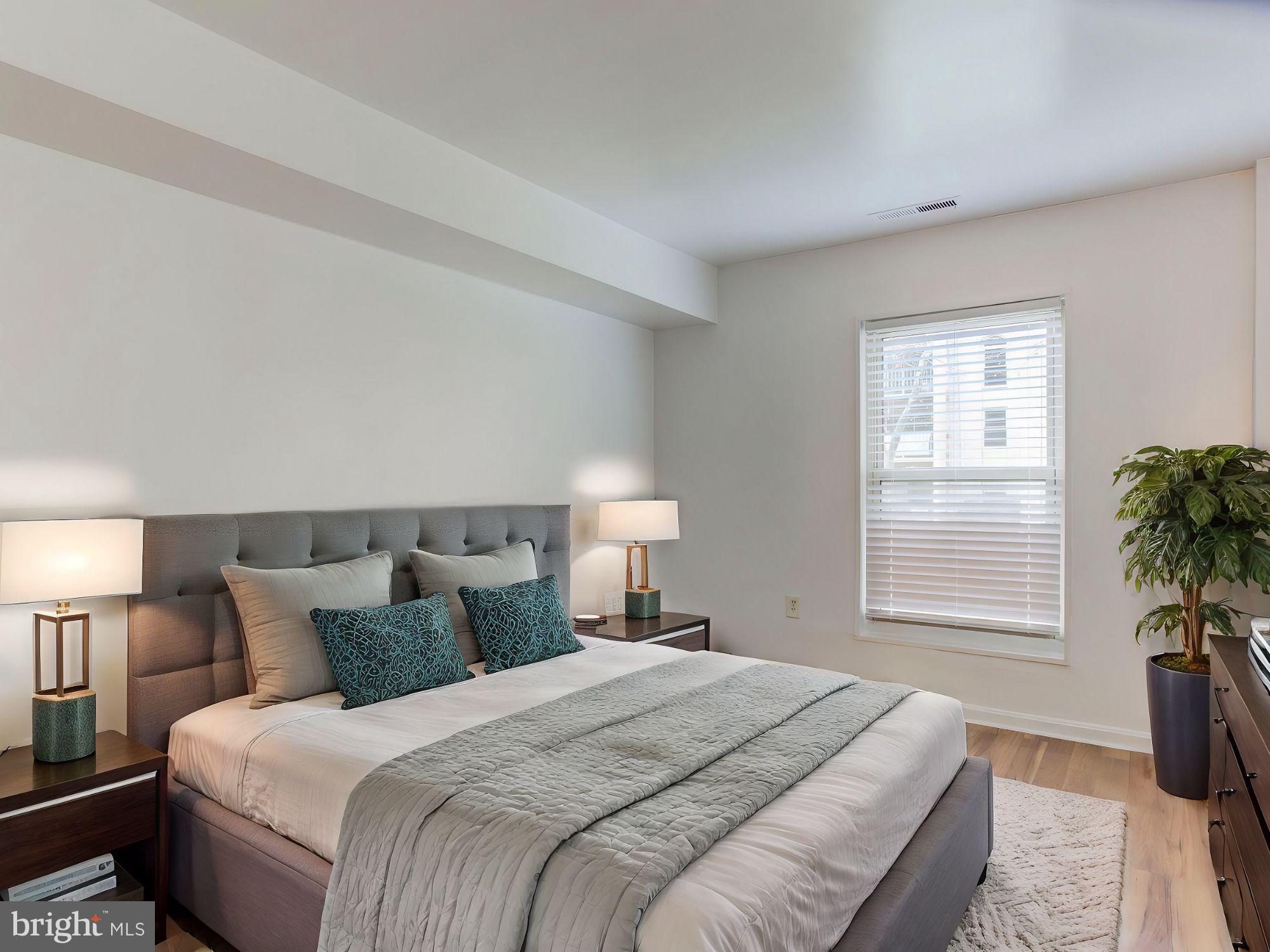 26 CANTERBURY SQUARE 102