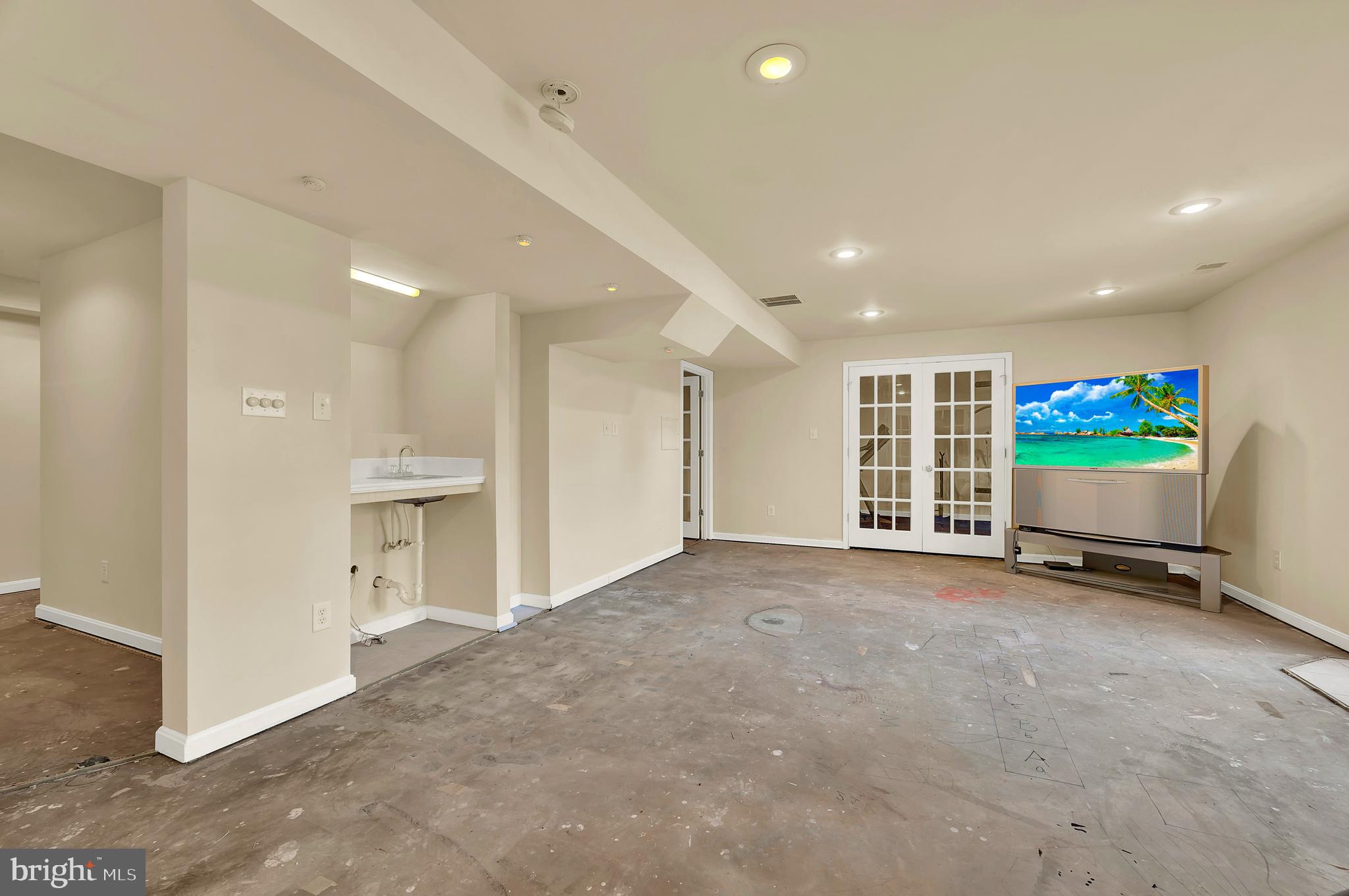 413 FREMONT COURT